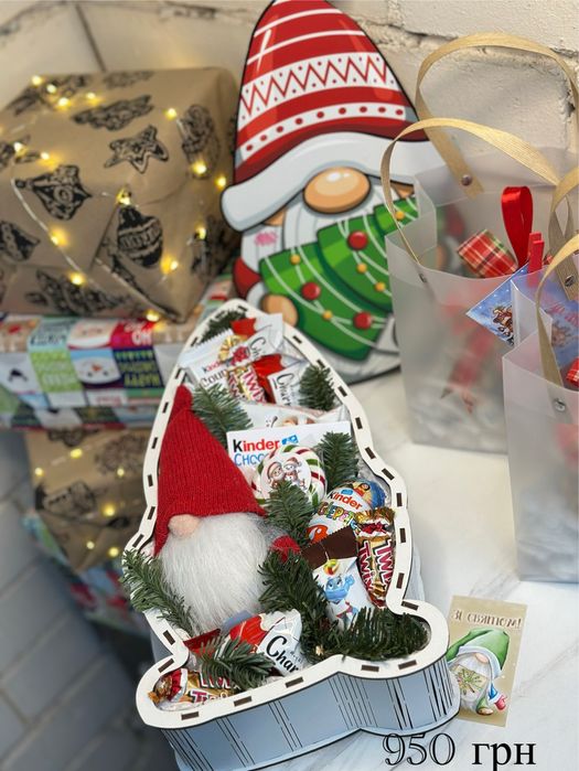 Подарунковий новорічний набір Кіндер бокс від Миколая