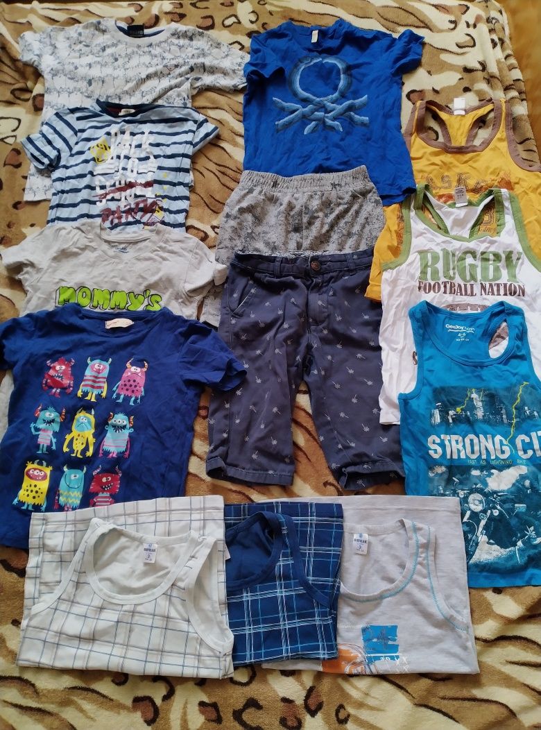 Пакет  летних вещей на мальчика 4-6 лет( шорты, футболки,майки,плавки)