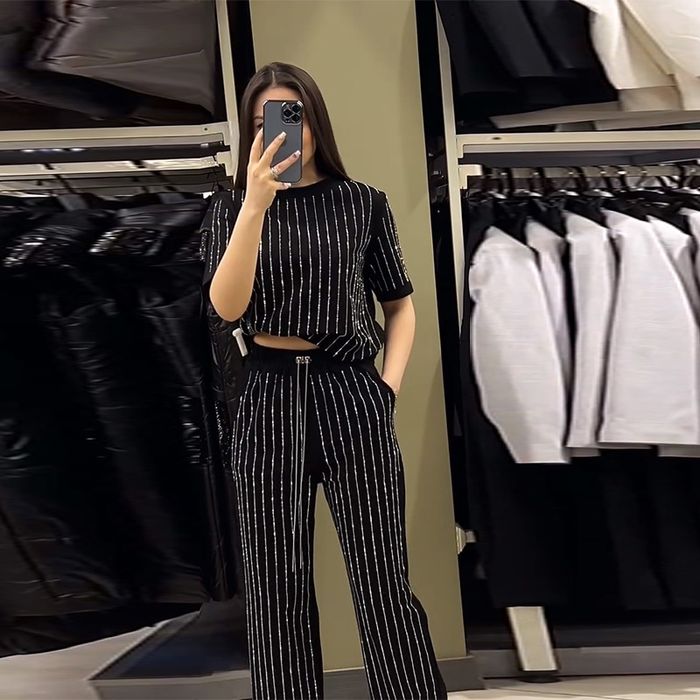 Продам шикарний костюм