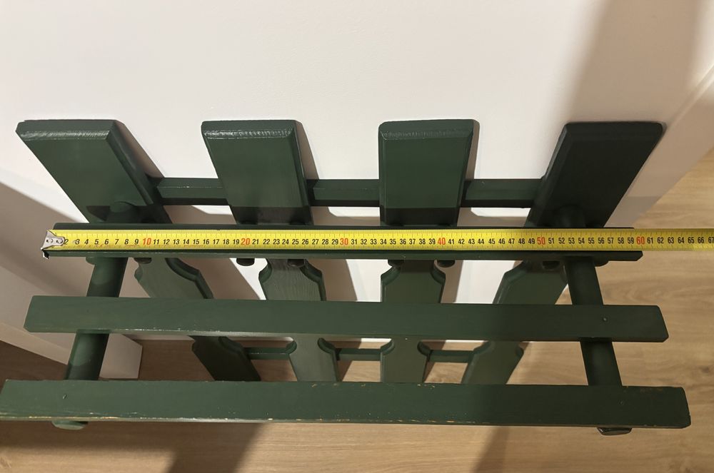 Stylowy drewniany wieszak ścienny – vintage / retro – butelkowa zieleń