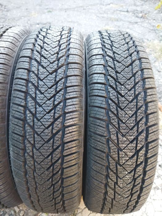Продам новую зимнюю резину  155/70/R13 на Таврию Славуту