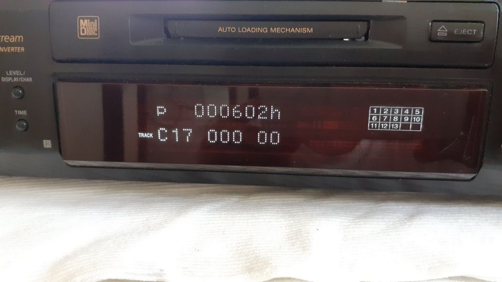 Sony MDS-JE520 Minidisc / 43h-rec, 602h-play