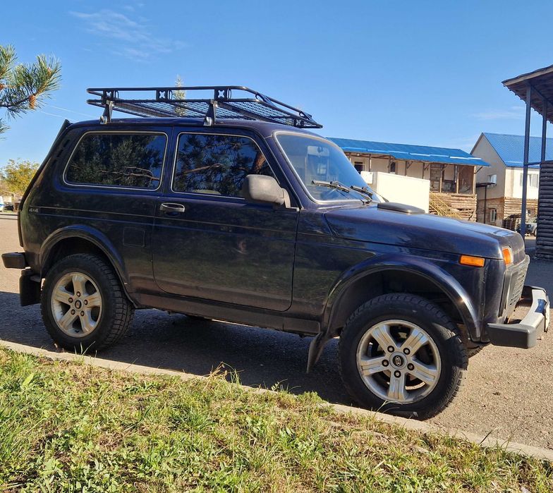 Универсальный багажник на крышу авто для ВАЗ Нива + крепления