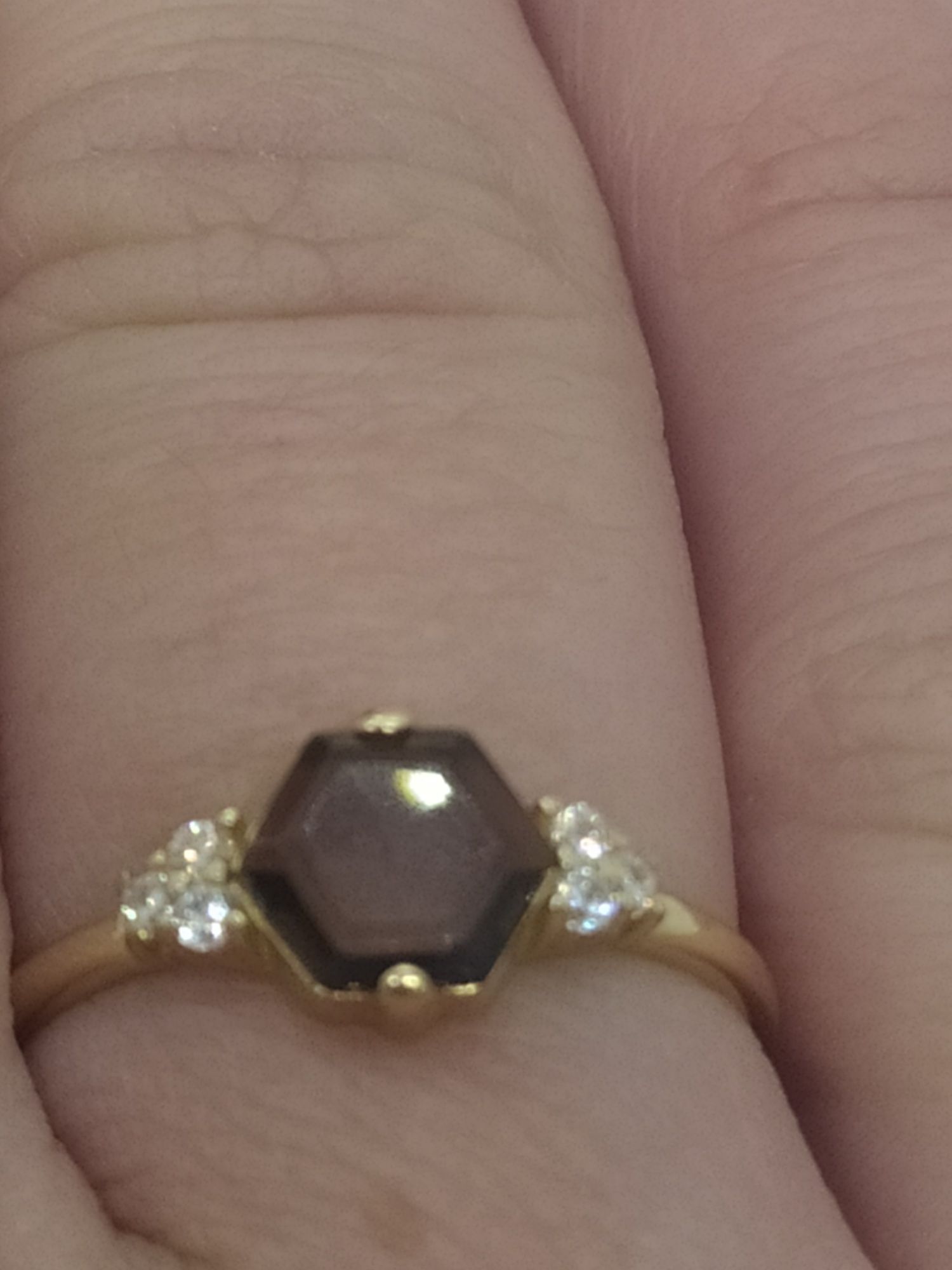 Śliczny delikatny pierścionek ala kwarc dumny żółte złoto PR 585