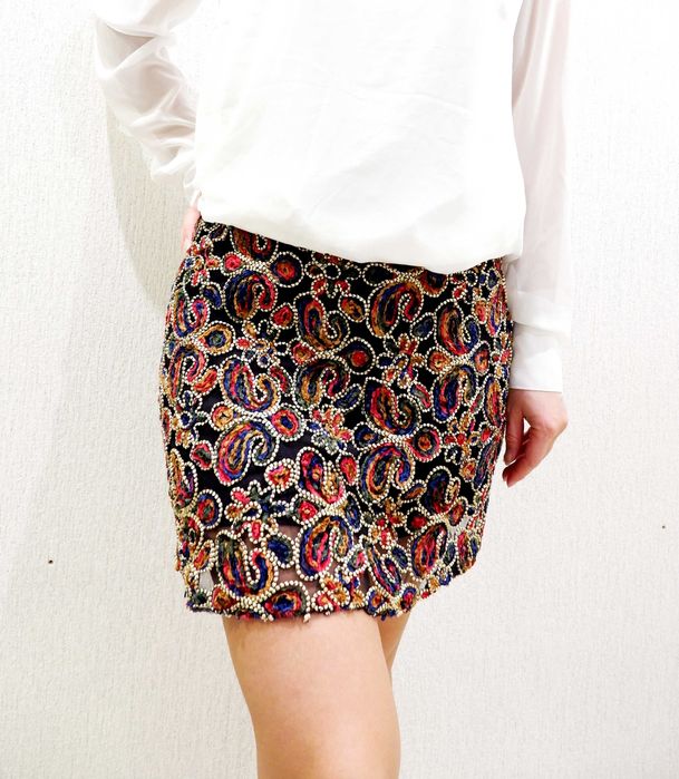 Юбка короткая ZARA с вышивкой desigual рисунком шикарная летняя