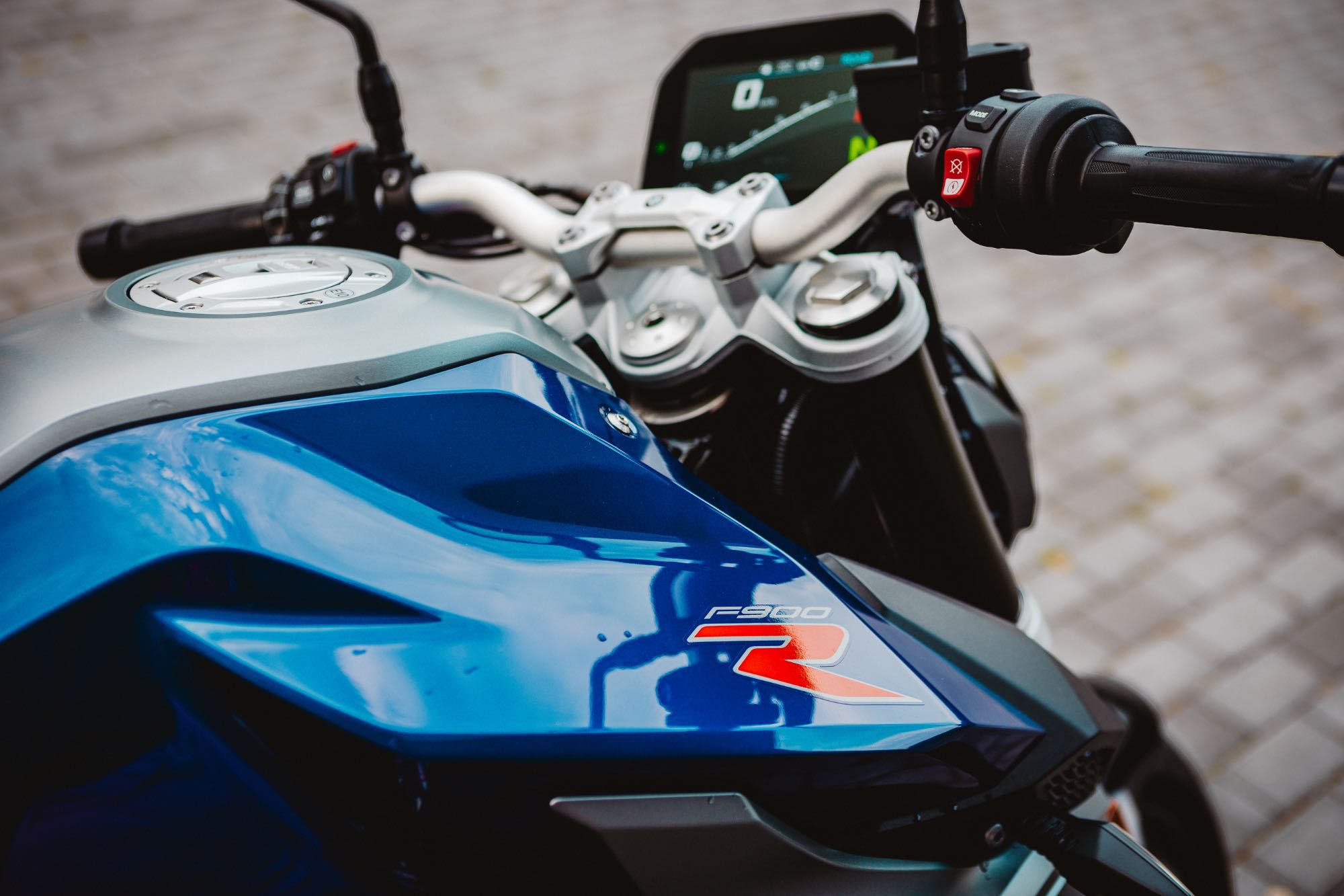 BMW F900R, Akrapovic, niski przebieg, dodatki