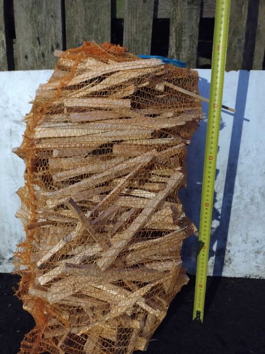 Drzewo/drewno opałowe rozpałkowe suche sosnowe. Transport