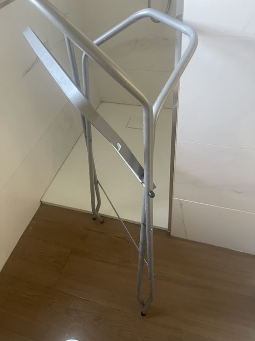 Banheira com suporte dobrável
