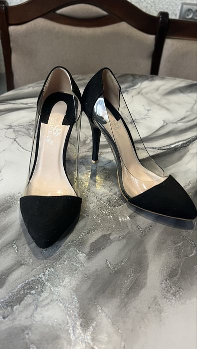 Туфлі 35 розмір стелька 22,5 см