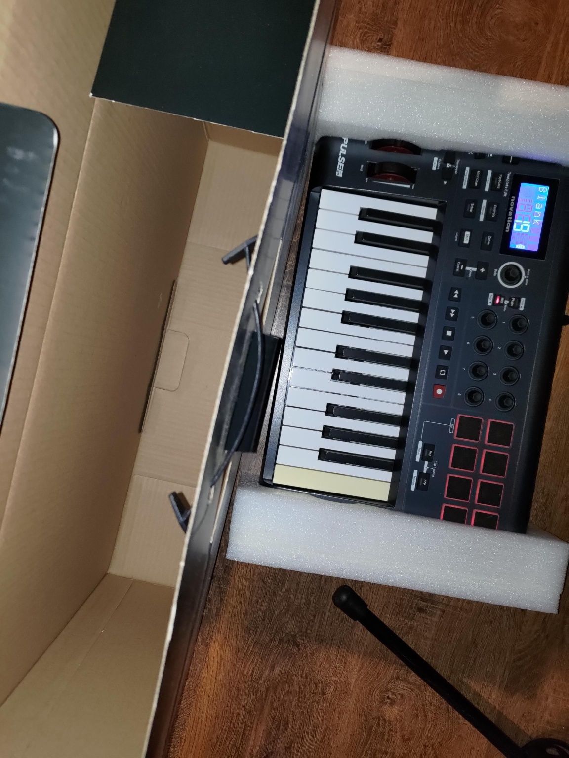 Novation Impulse 25 klawiatura MIDI kontroller