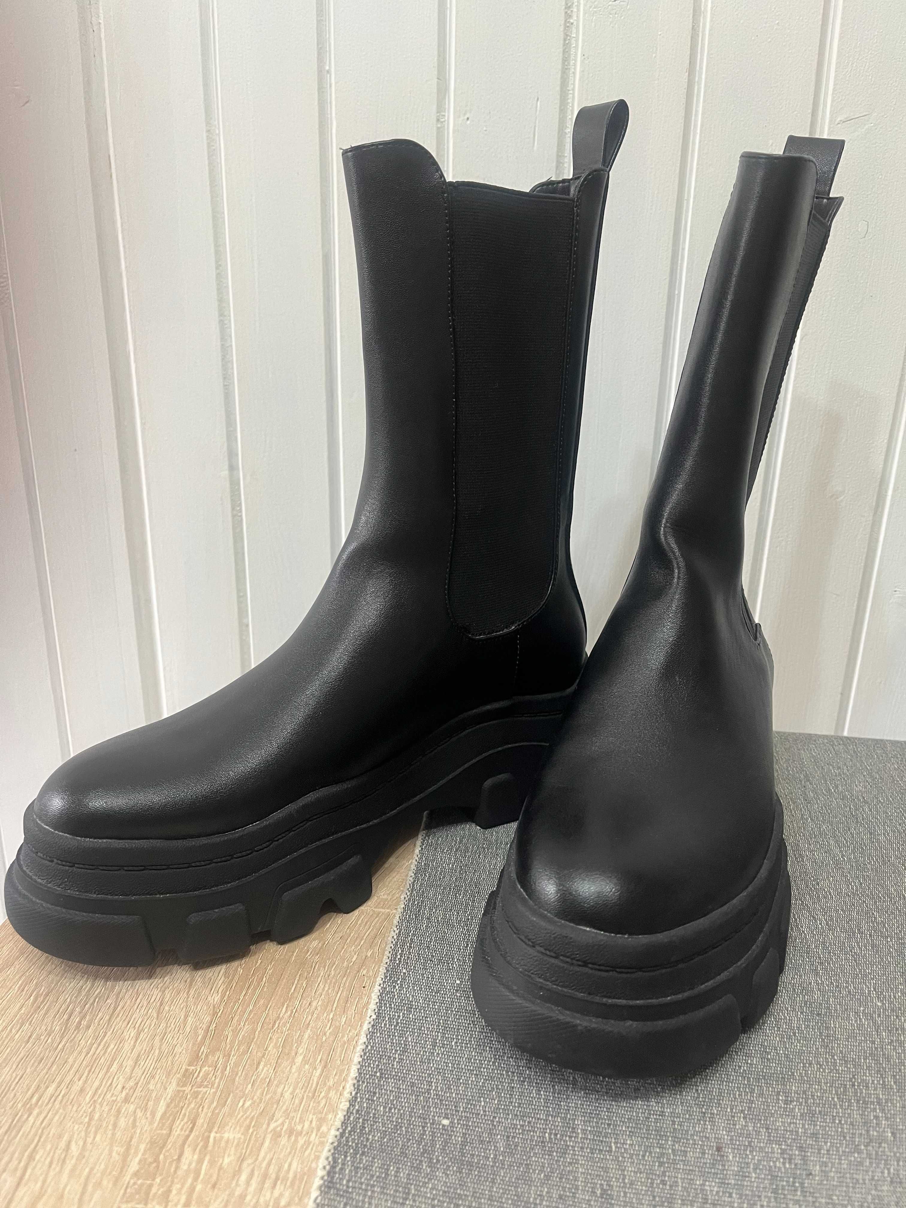 buty BOTKI koturny czarne nowe bez metki BERSHKA rozmiar 38
