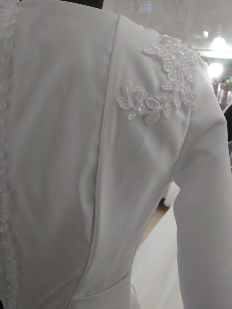 Свадебное атласное платье с рукавом классическое новое 38 размер