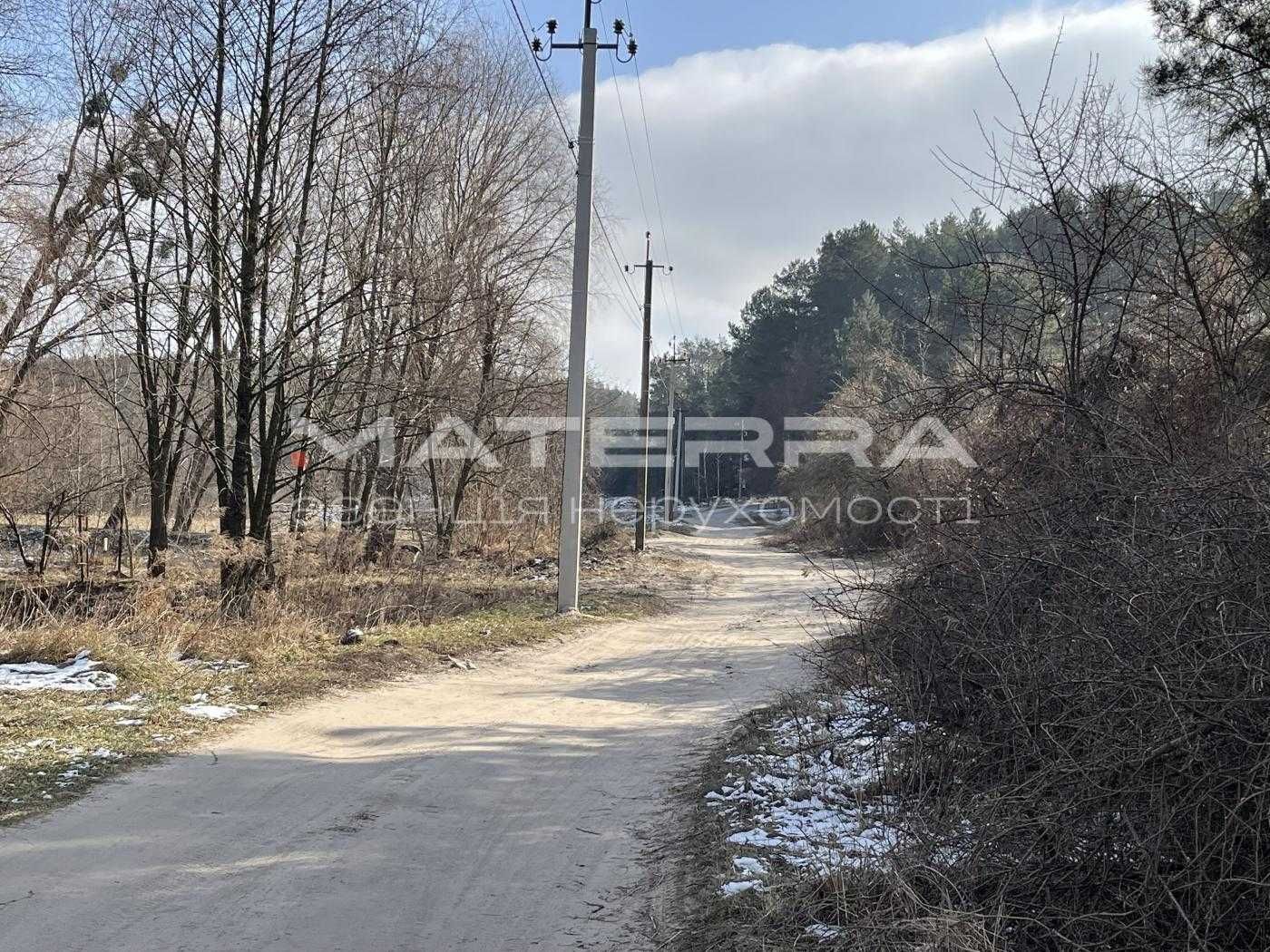 Малютянка ділянка 10 соток забудова, ліс озеро