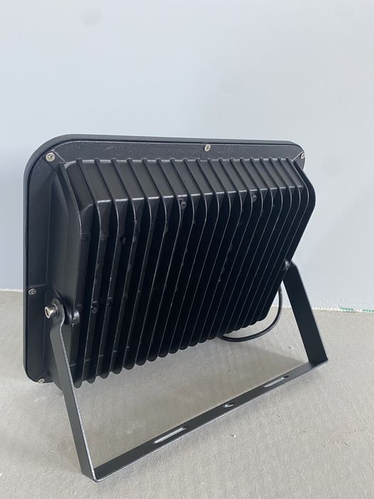 Прожектор новий 150 w