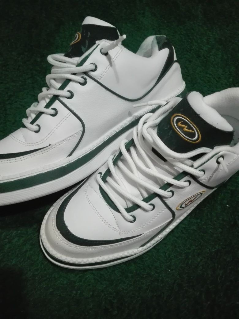 Sapatilhas novas branco e verde