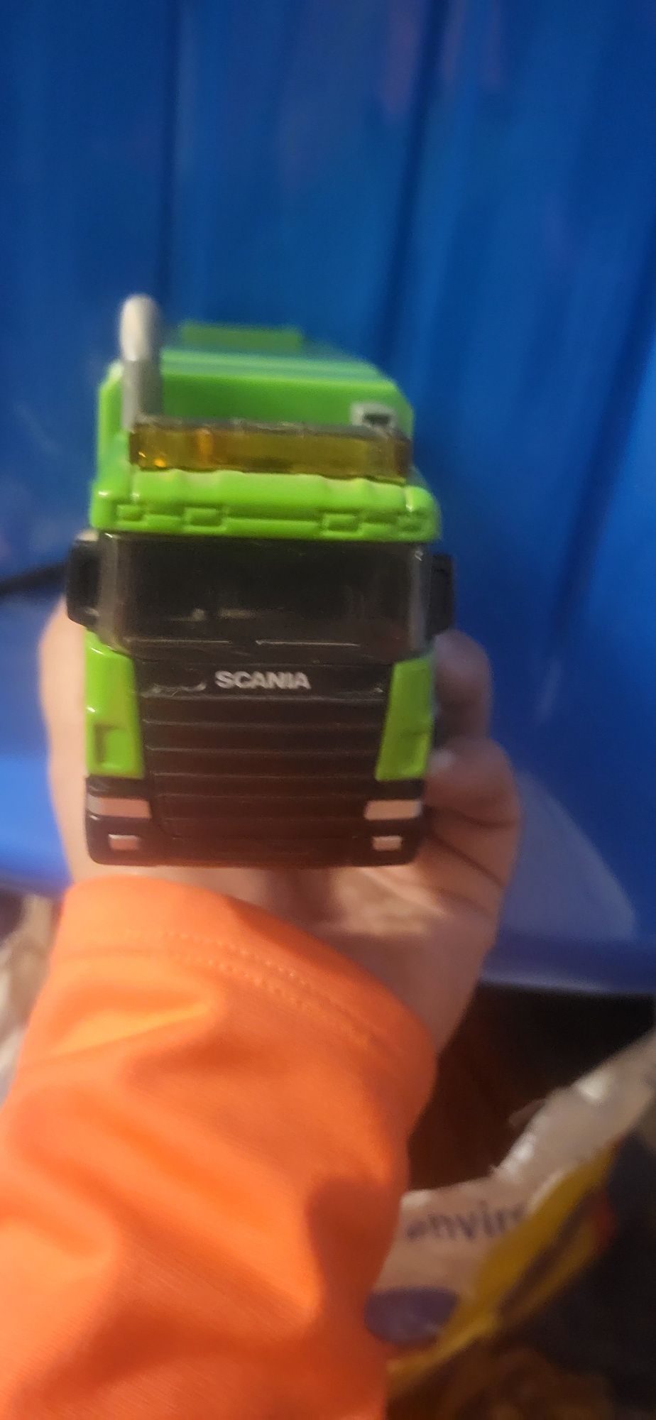 Autko Scania zielone