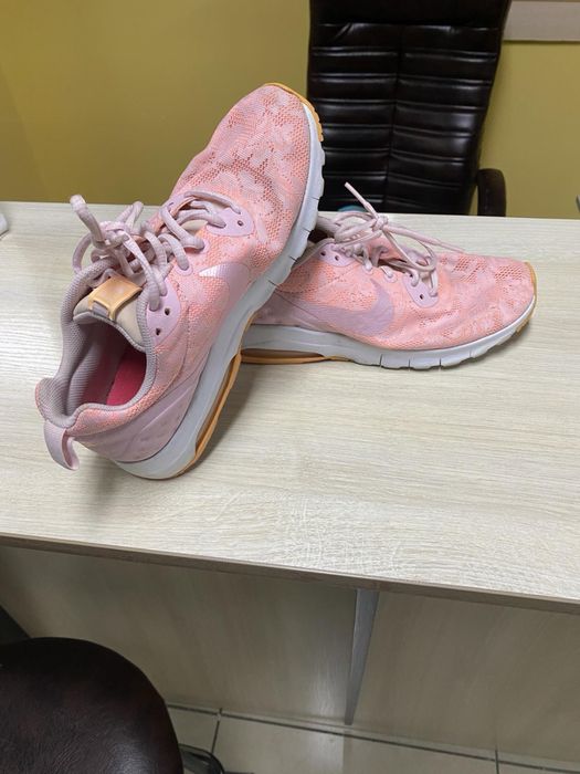 Оригинальные дышащие кросовки