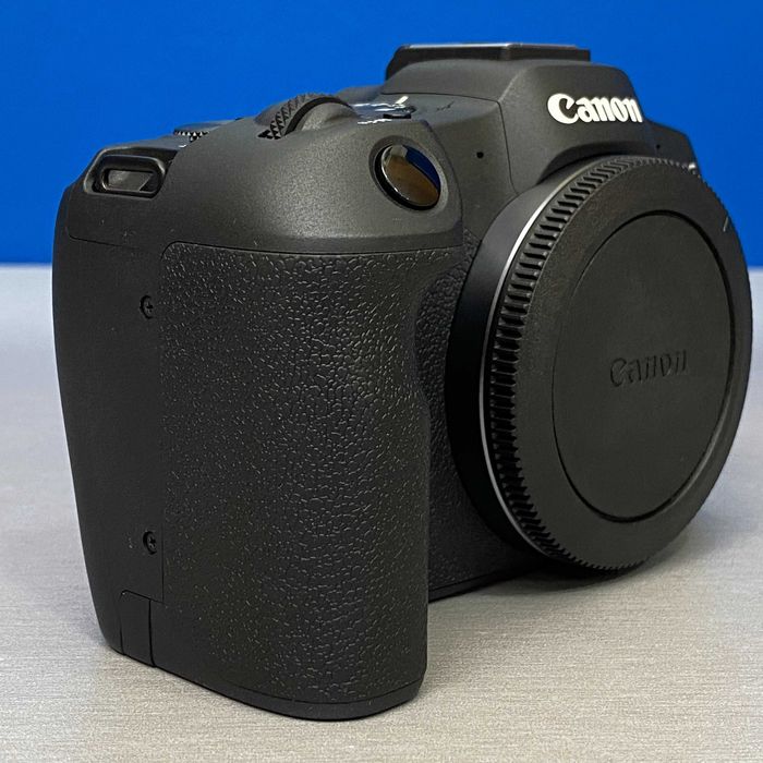 Canon EOS R8 (Corpo) - 24.2MP | 3 ANOS DE GARANTIA