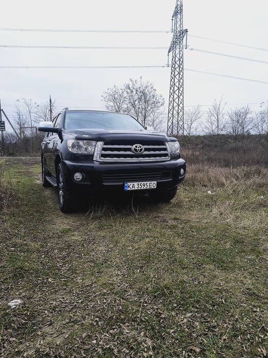 Toйота Секвойя 2014