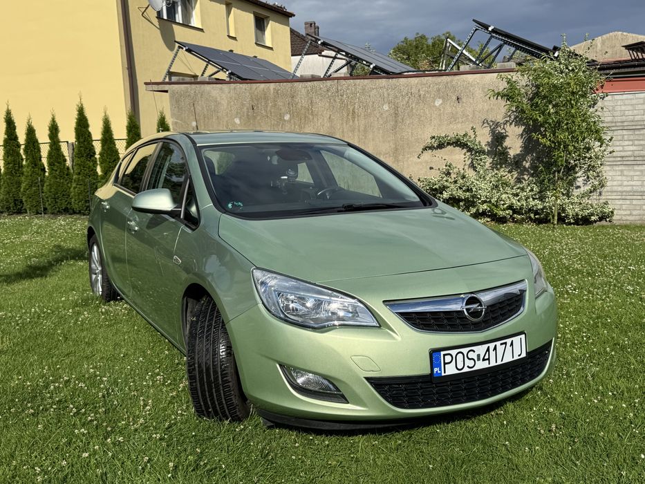 Opel Astra J (IV) 2010r. 1.6 115km