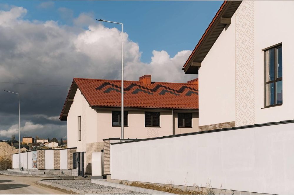 Продаж котеджу в КМ "Етнія"