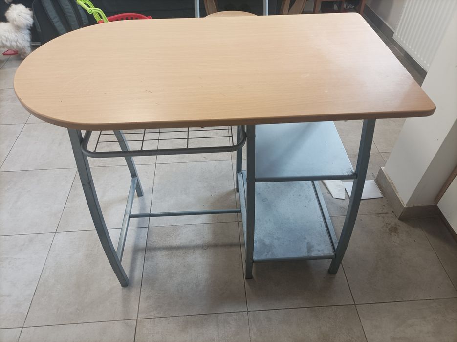 Stół kuchenny z dwoma krzesłami idealny dla par!!