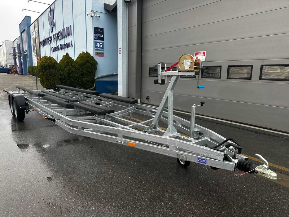 OD RĘKI - Nowa przyczepa podłodziowa DMC 3500 2 osie ładowność 2850 kg