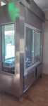 Vendo vitrine a trabalhar