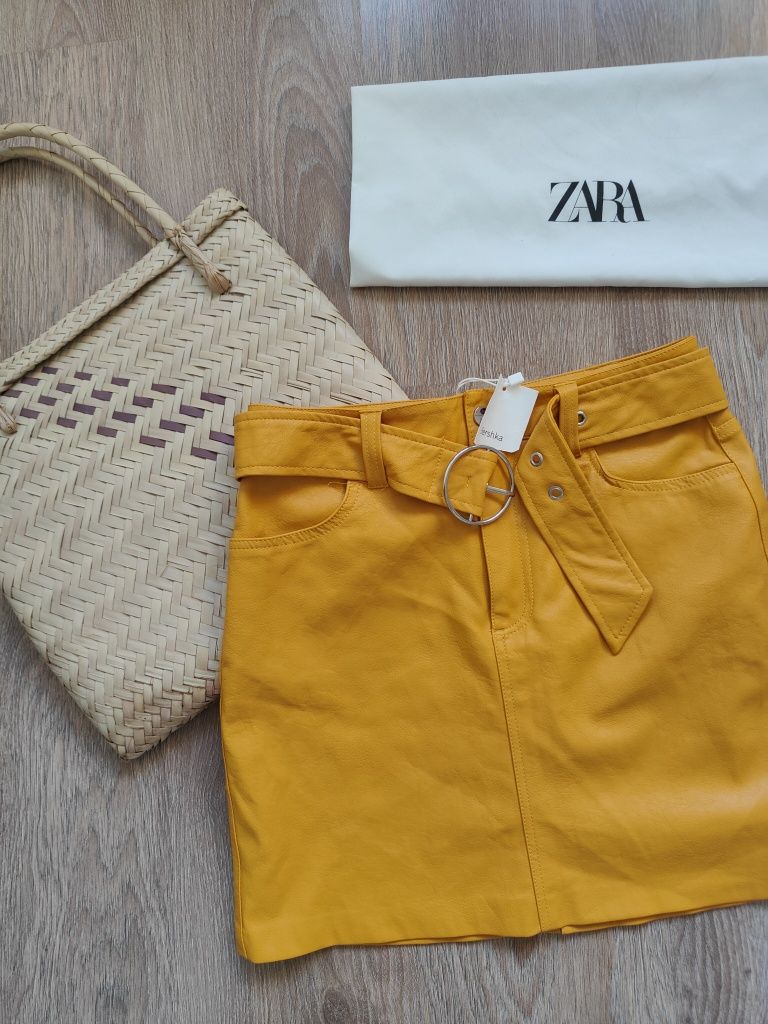 Musztardowa spódniczka skórzana Bershka nowa spódnica mini z paskiem