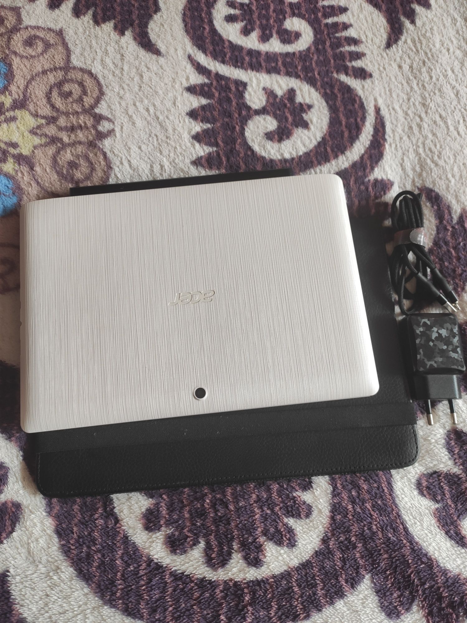 Планшет Acer Aspire Switch 10E SW3-013 + клавіатура  10.1" Windows