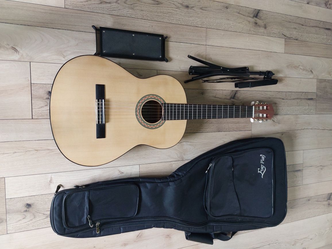 Gitara Yamaha C30M jak nowa plus akcesoria