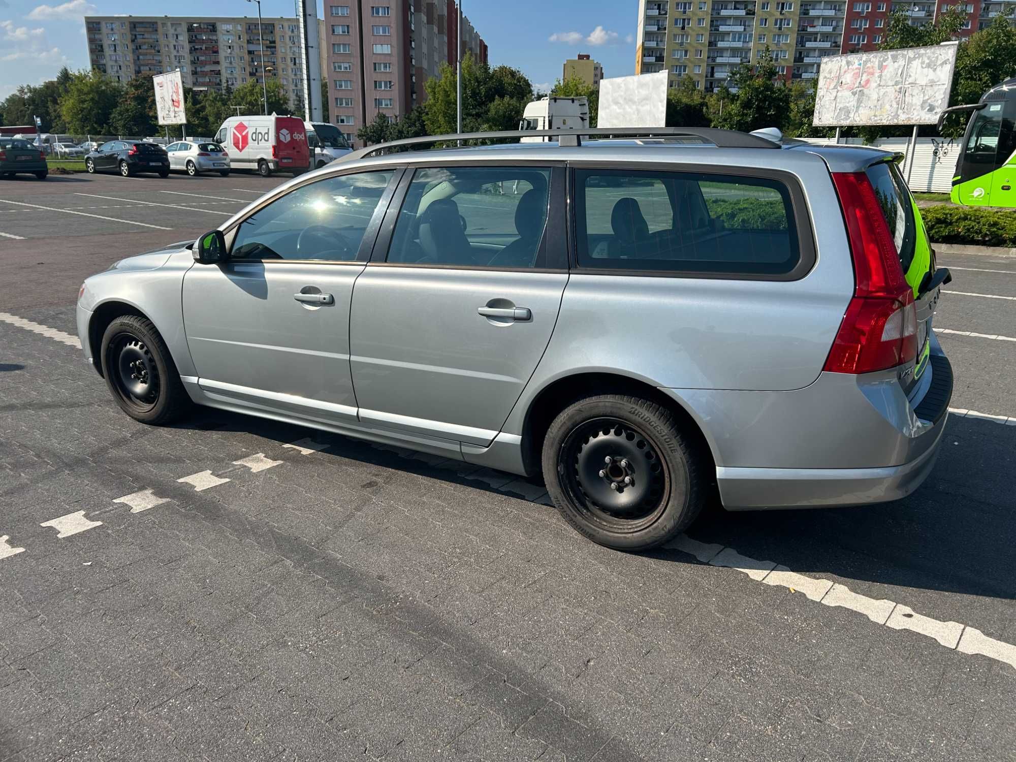 Volvo V70 2.0 diesel manual 6 / MOMENTUM skóry tempomat nawigacja / PL