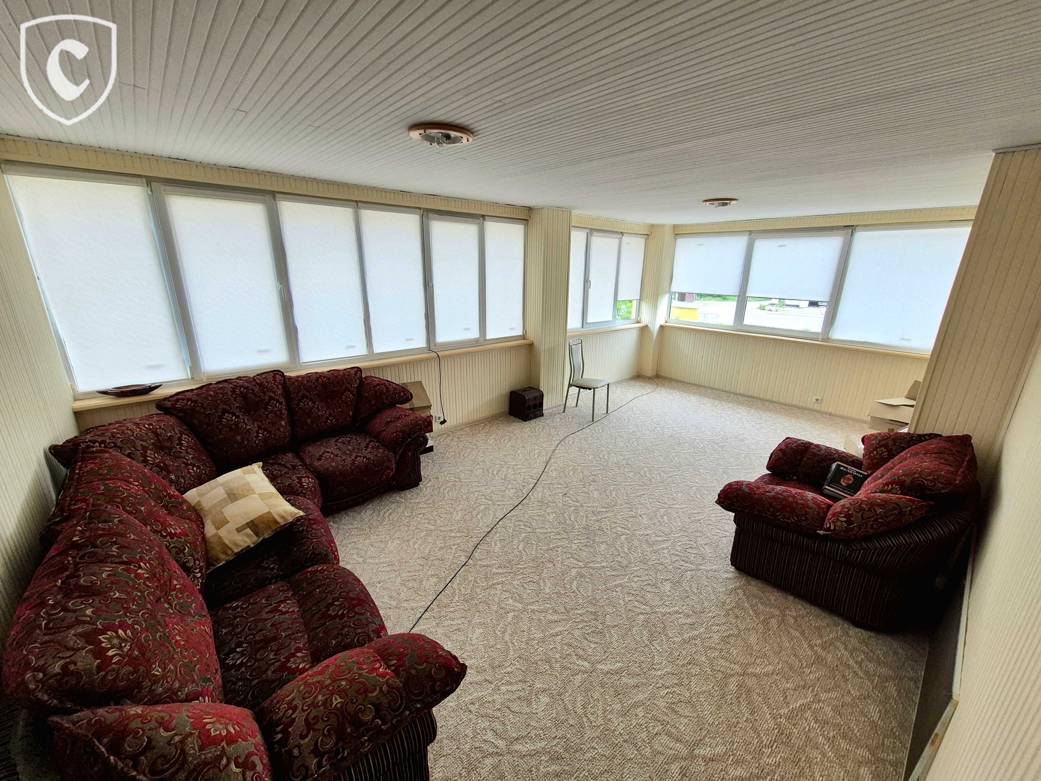 Будинок з басейном , с. Старі Петрівці | 250 м², 15 соток
