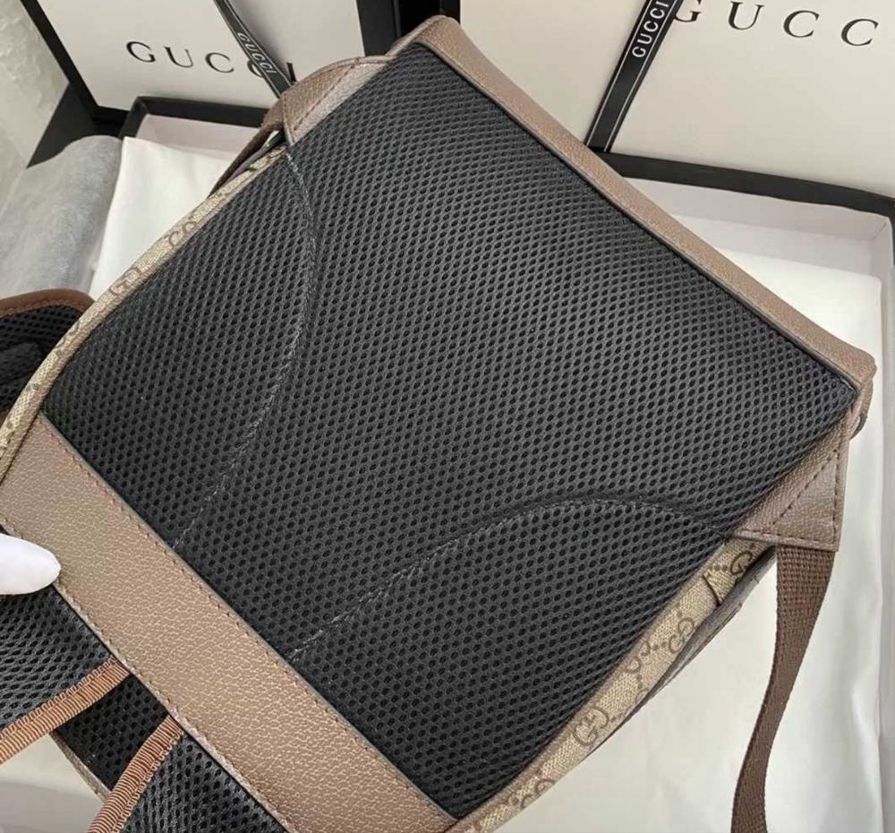 Жіночий шкіряний рюкзак Gucci