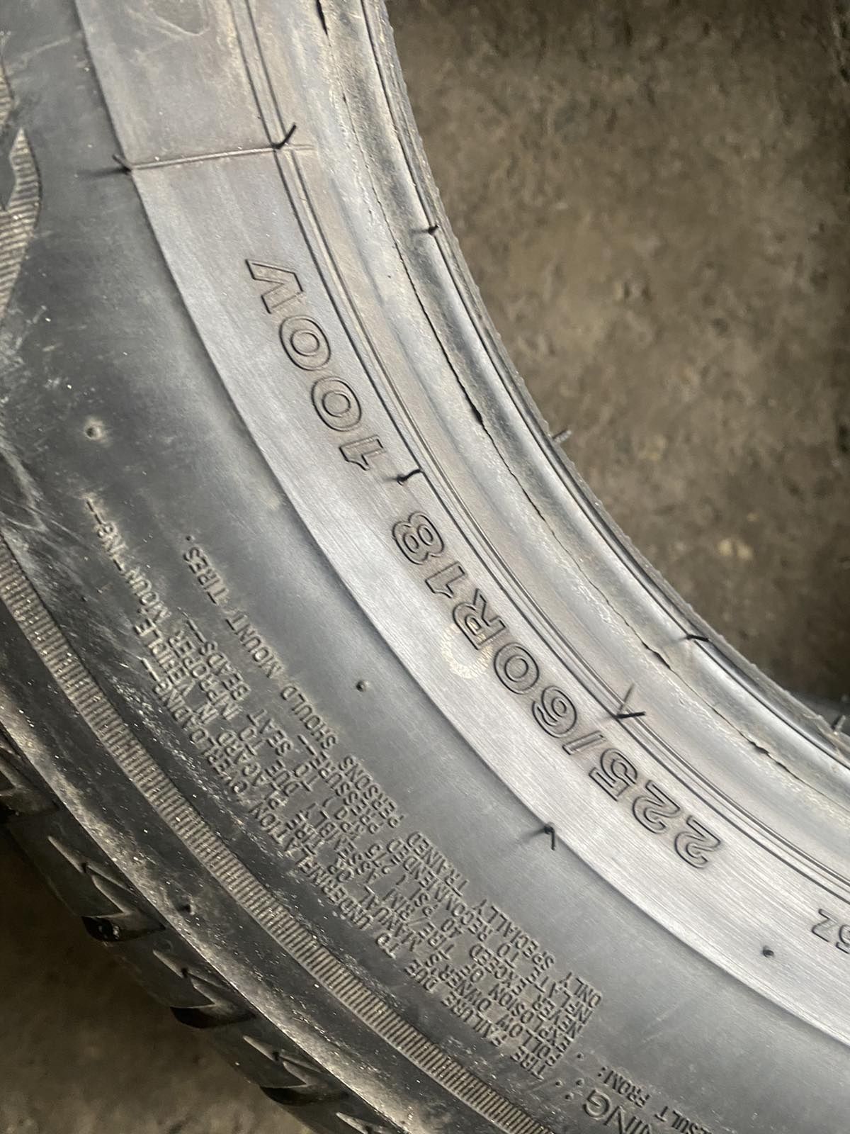 225.60.18 Bridgestone 2шт лето БУ склад шины резина из Европы 60 R18