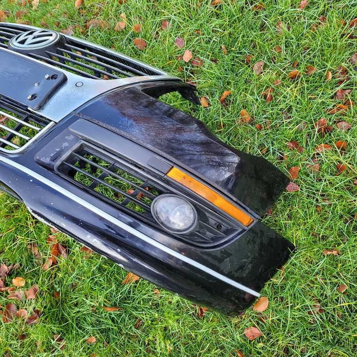 Zderzak przód z czujnikami parkowania vw vw passat b6 2008r LC9X