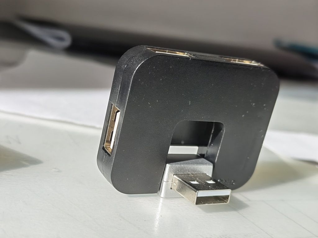 Hub DESIGN GIFTS Usb Com 4 Portas Usb (Cinzento)