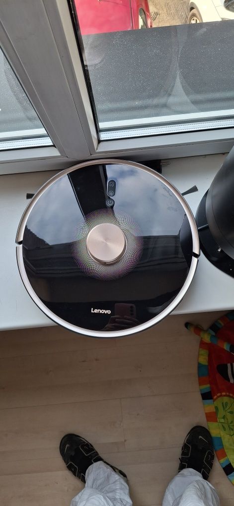 Robot sprzatajacy Lenovo T1s
