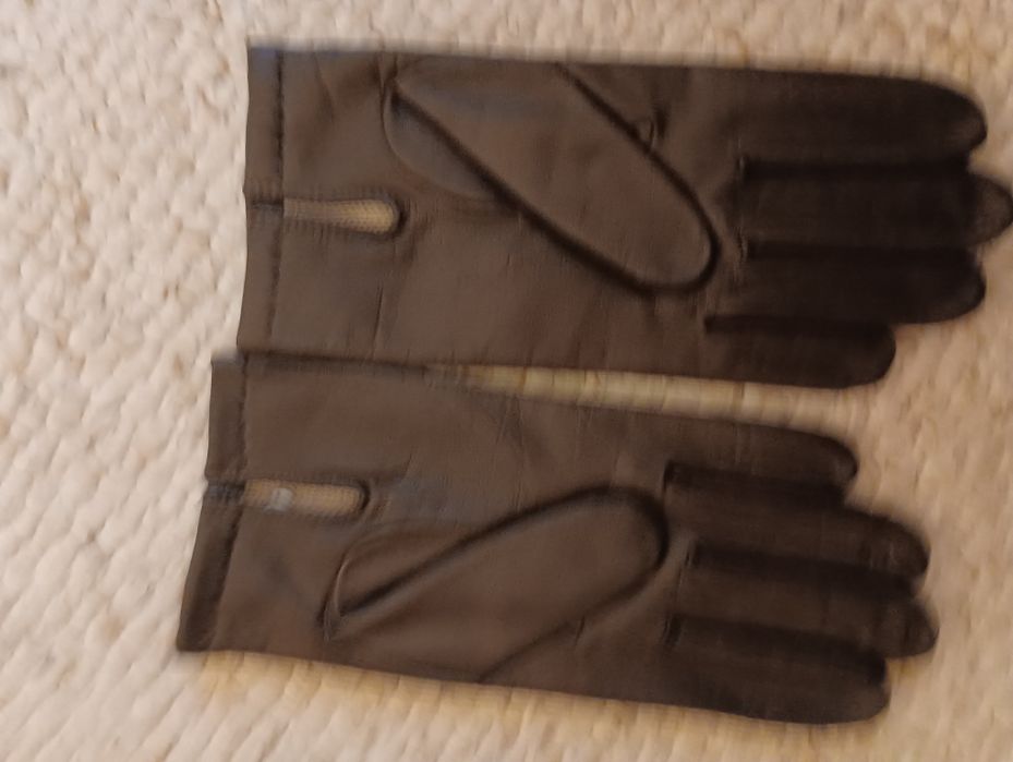 Luvas em pele genuína