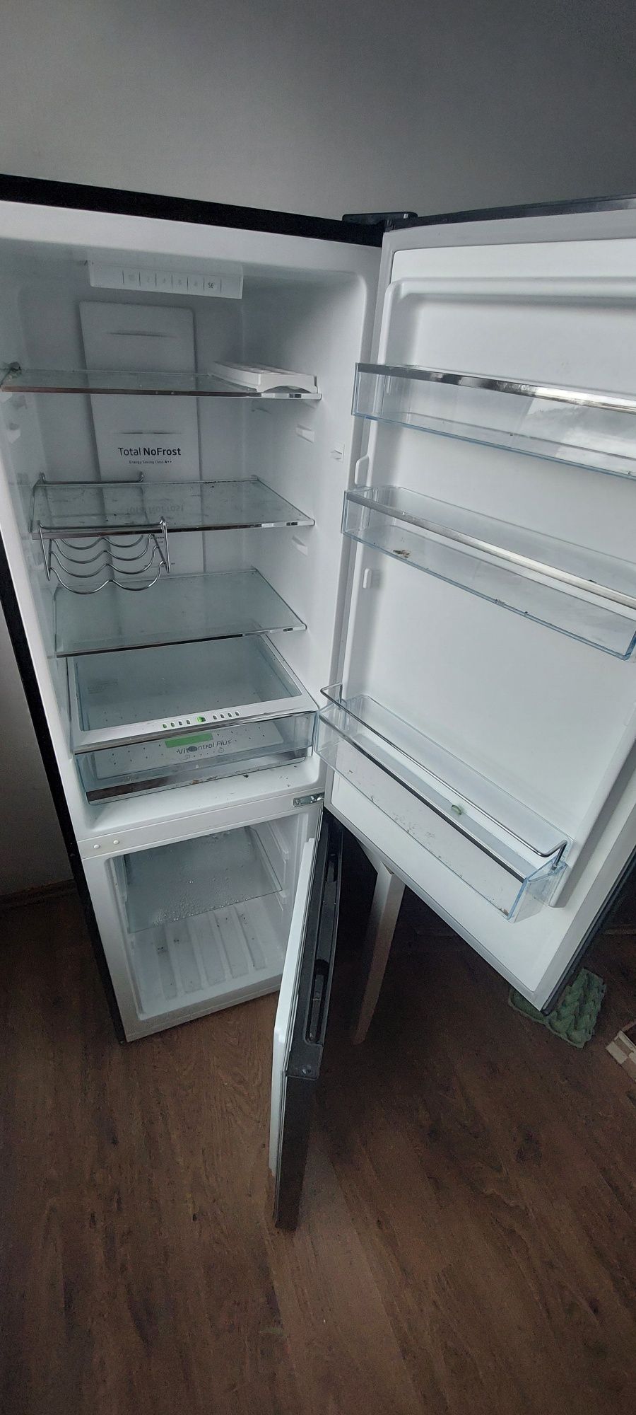 Lodówka AMICA FK2695.4FTHAA No frost 170cm srebrna