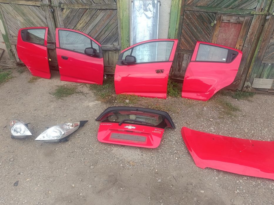 Продам двері шевроле спарк