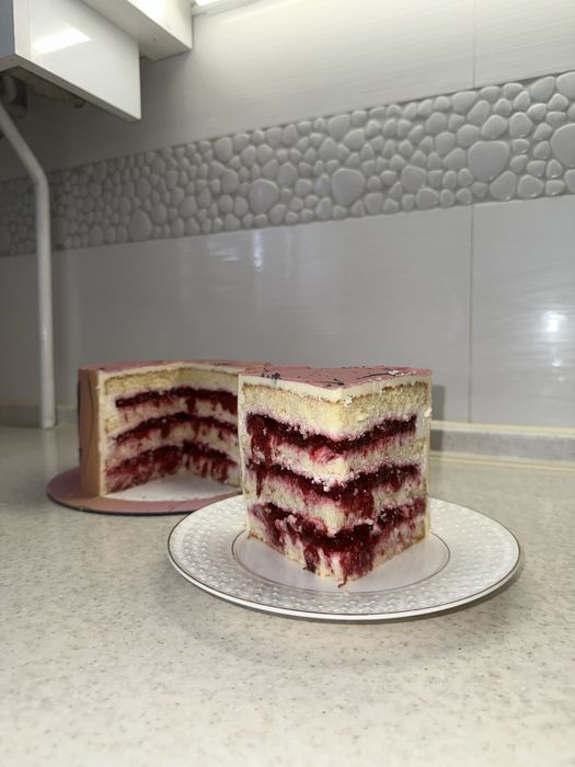 Торт Снікерс Хмельницький