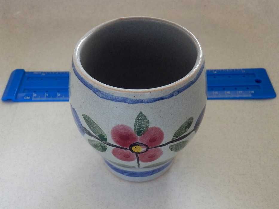 Taça em grés pintada à mão com padrão floral