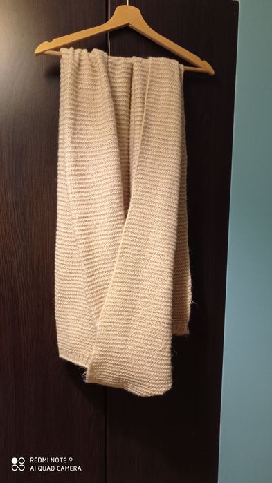 Długi szalik pudrowy róż sinsay