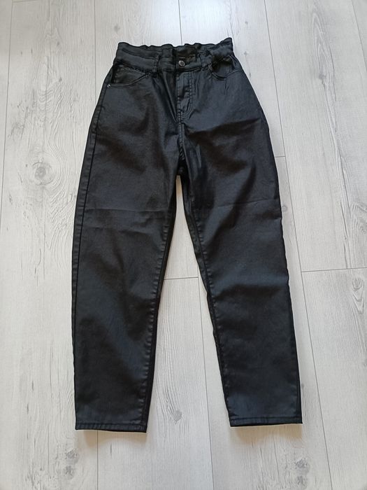 Spodnie woskowane Zara