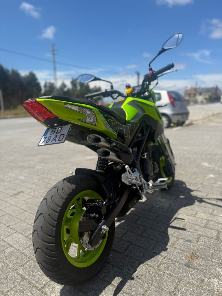 Benneli tnt 125 ...