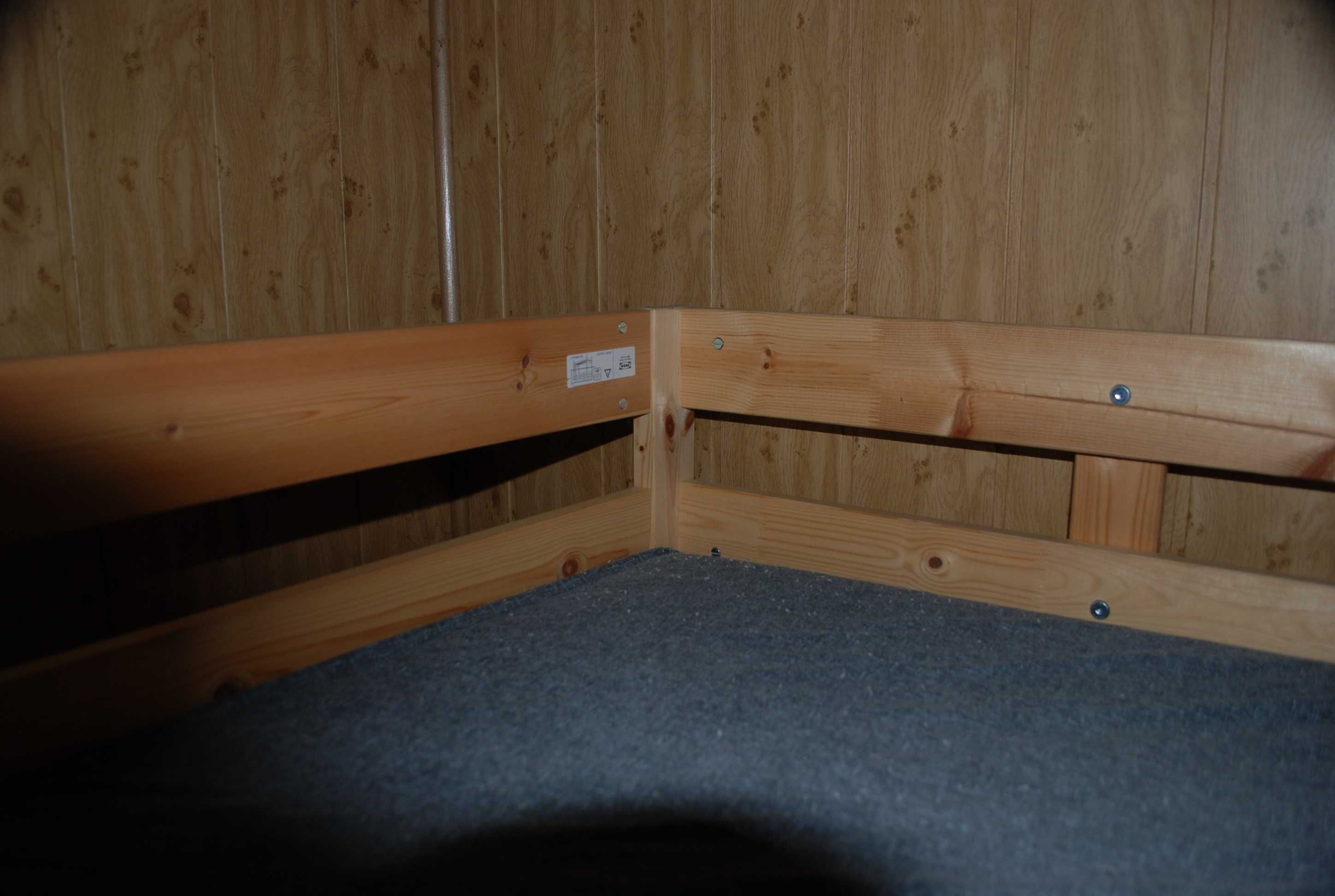 Łóżka piętrowe drewniane