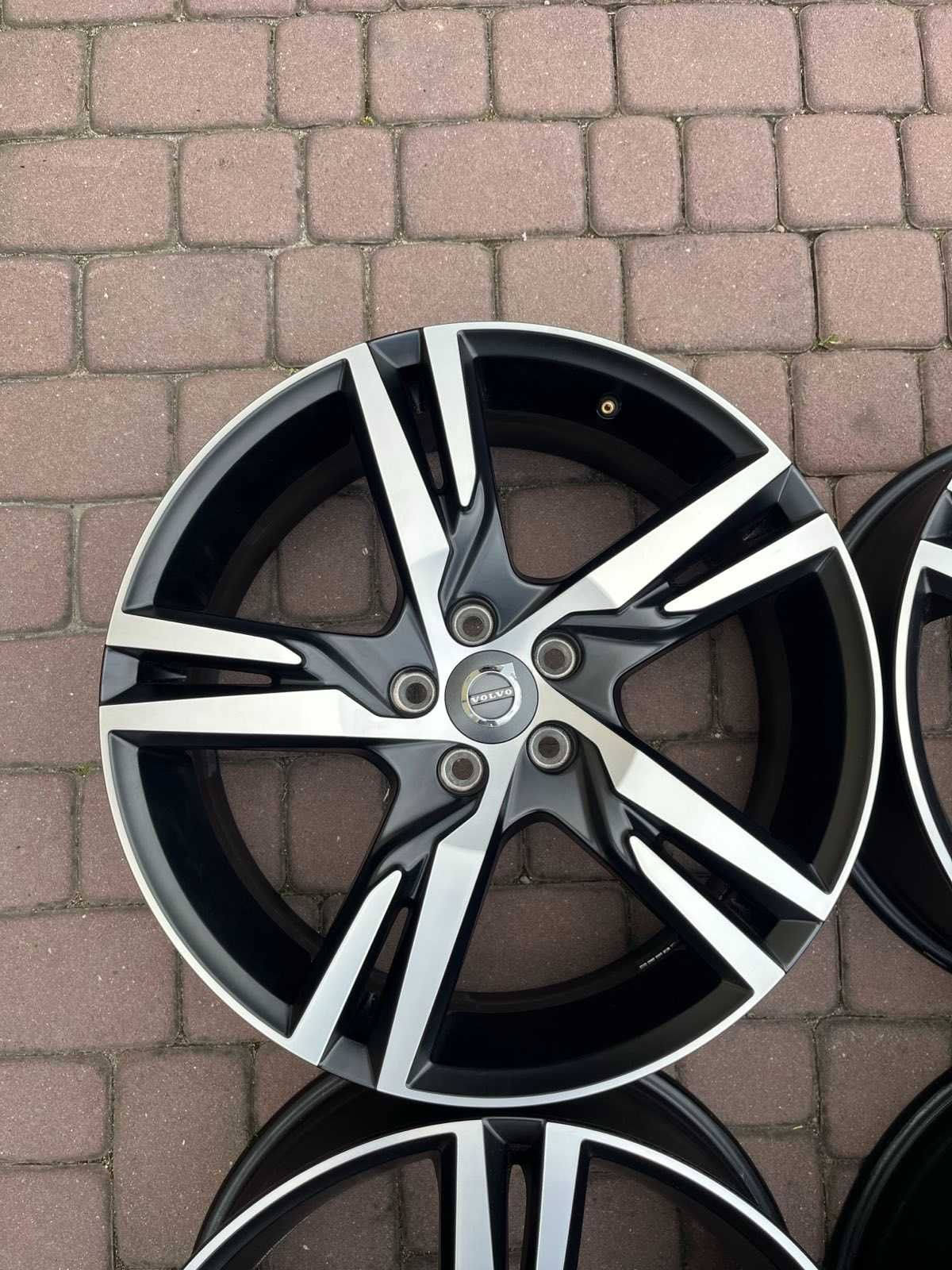 Oryginalne alufelgi Volvo 5x108 19 XC60 XC40 V90 V60 FV 23%