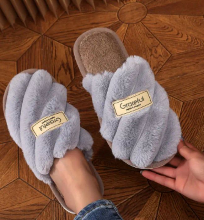 Жіночі красиві тапочки
