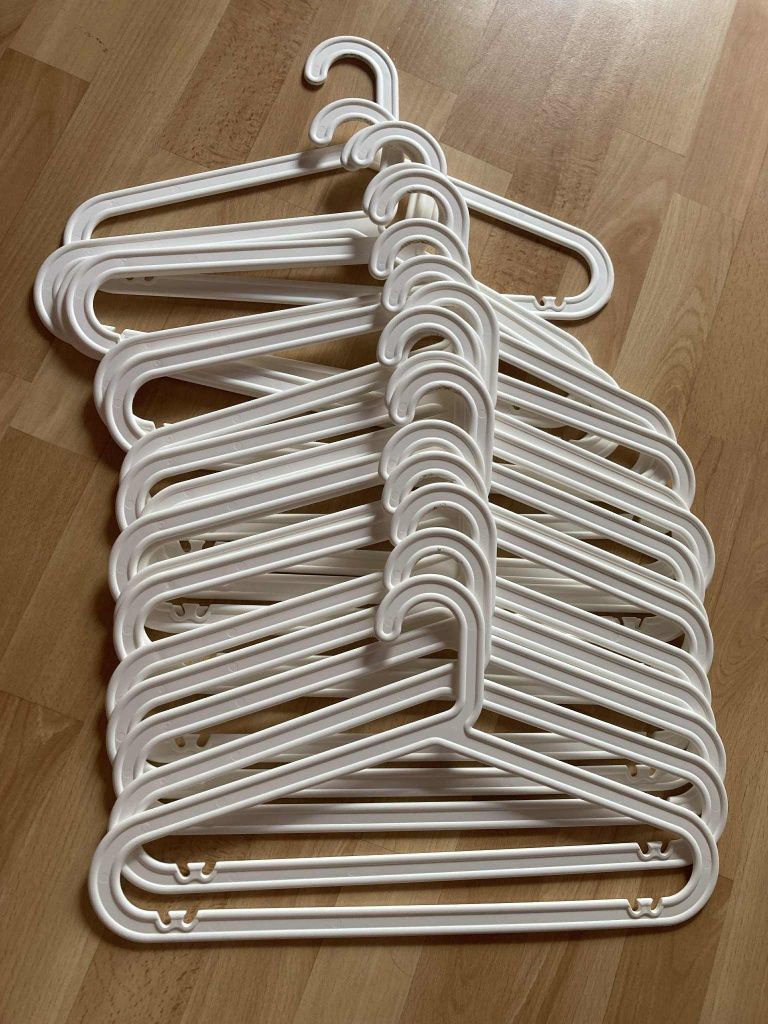 IKEA wieszaki x 18 białe zestaw
